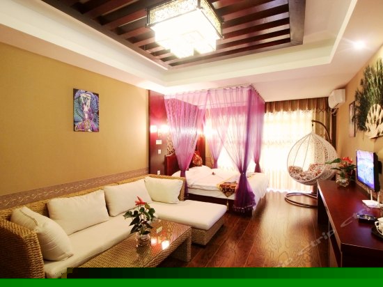 浪漫蜜月大床房