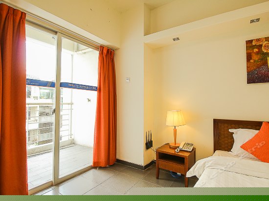 豪华家庭大床房