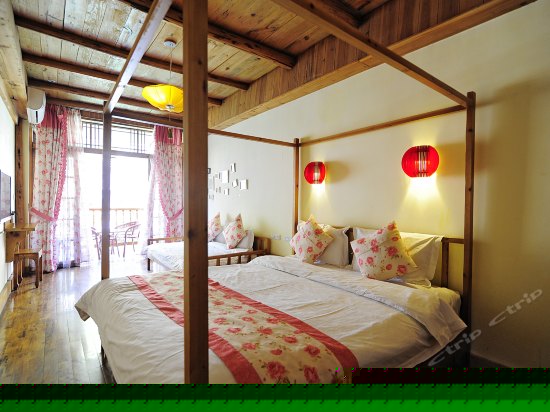 凤栖语清幽双标蜜月家庭房(江景)