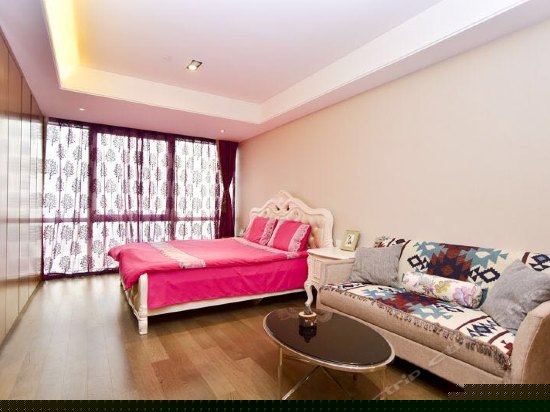 城景豪华家庭大床房(无窗)