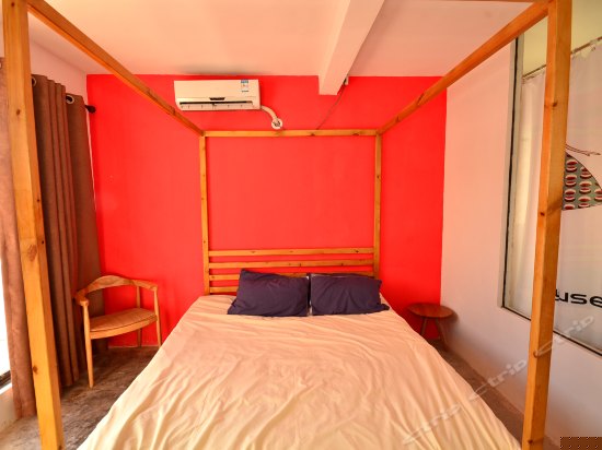 301无敌山景阳台阳台大床房