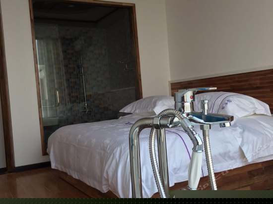 海景豪华情侣大床402房403房