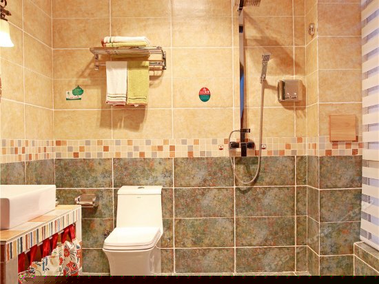 林荫海景商务房