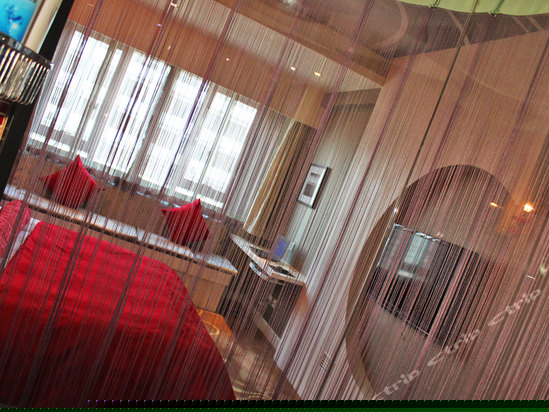 时尚大床房(带电脑)