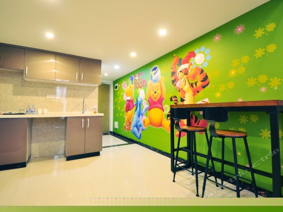 可爱维尼熊主题双床房