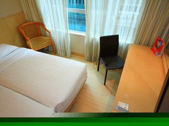 豪华双人大床房