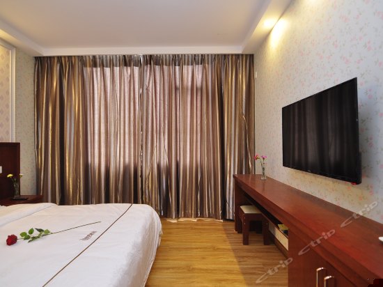 景观豪华大床房