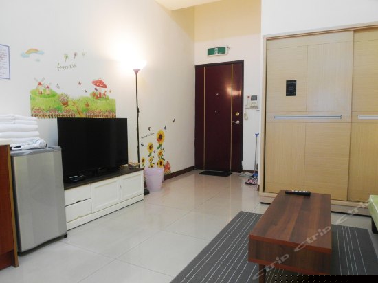 乡村风格温馨四人房