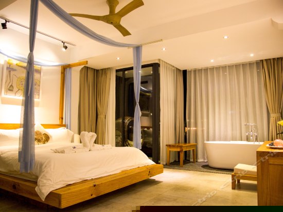 全海景落地窗大床房风花