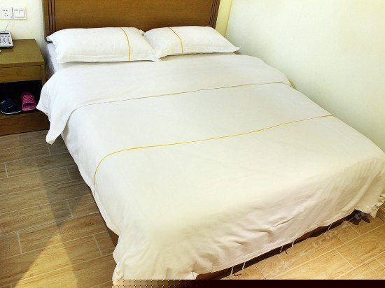 标准单人房（无窗）