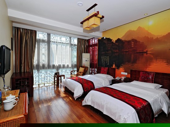 临河观景标准间