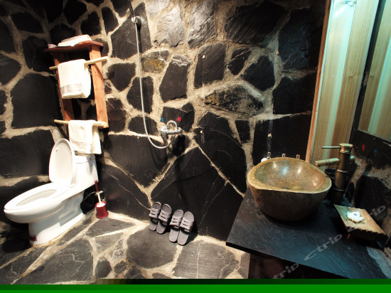 唐卡豪华标准间