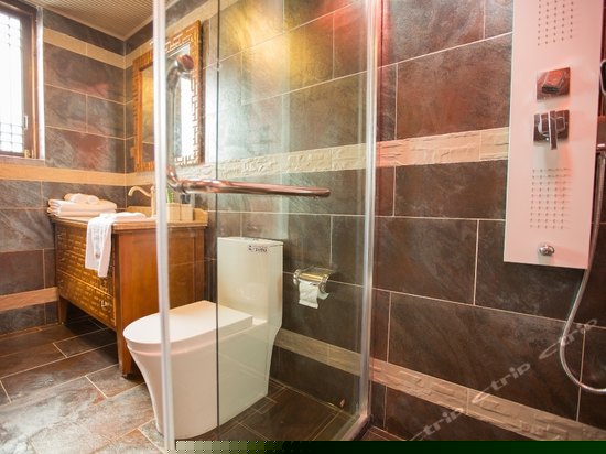 一楼东南亚大床