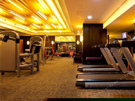 健身娱乐设施