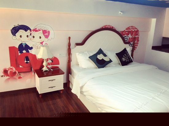 哆啦 a 梦Loft双床间