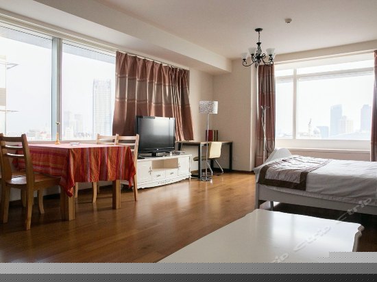 豪华双人大床房