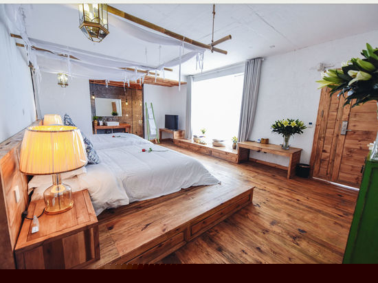 S207海景飘窗榻榻米家庭房