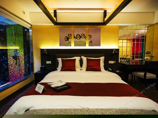 时尚大床房
