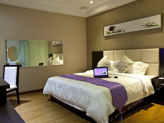 高级大床房（无窗）