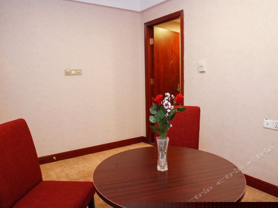 1.8米豪华大床房