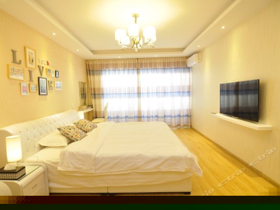 时尚现代大床房