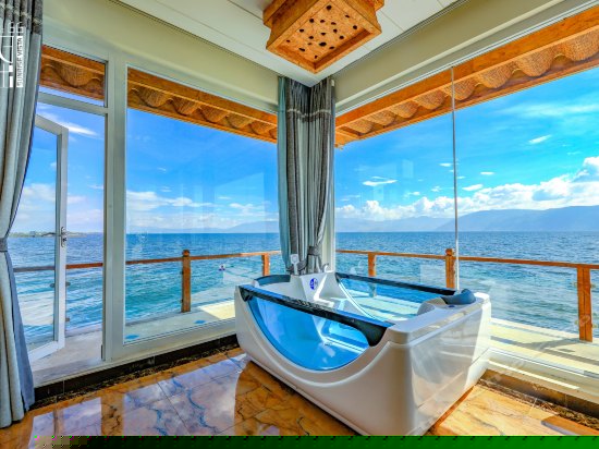 270°亲海独立阳台海景大床房