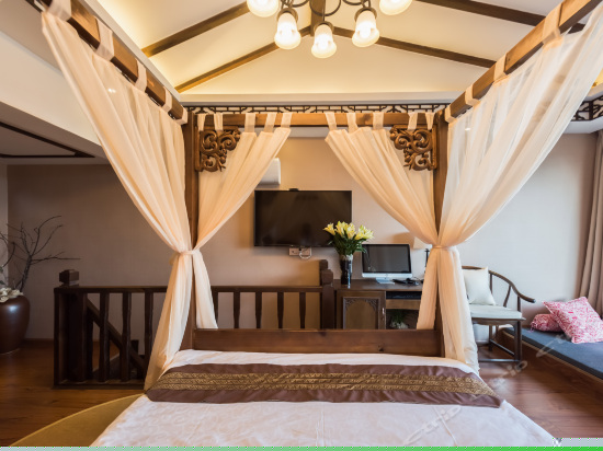 远景复式豪华家庭房