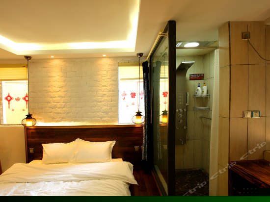 风吟舒适榻榻米大床房