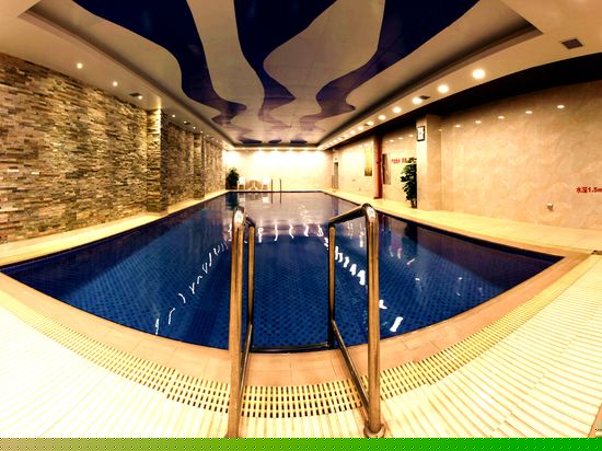 室内游泳池