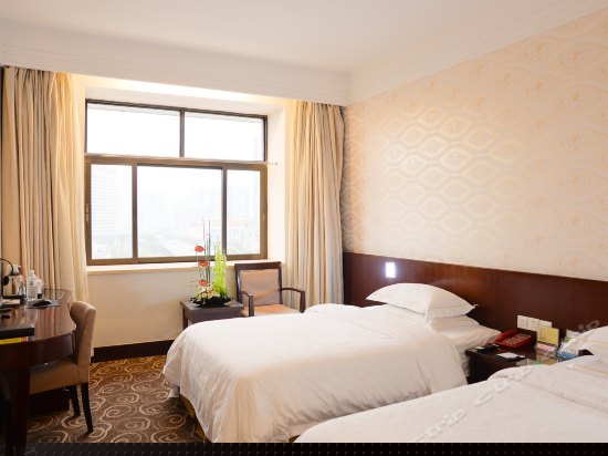 豪华双床房(大小床）