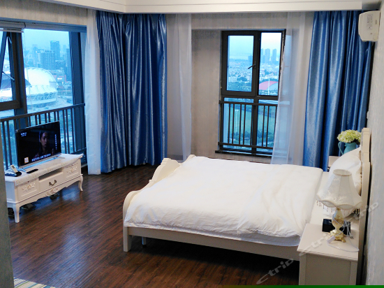 欧式湖景大床房