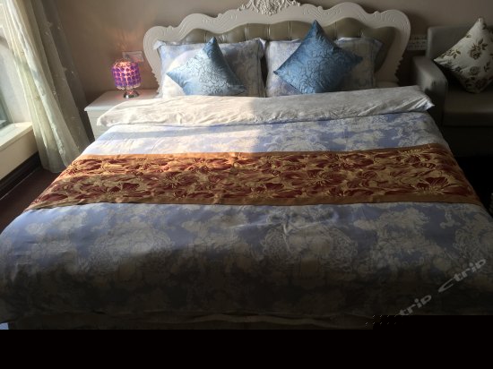 浪漫主题大床房