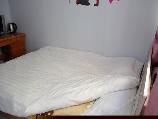 普通大床房（公共卫浴）