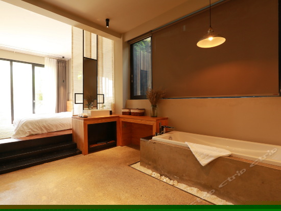 庭院海景大床房