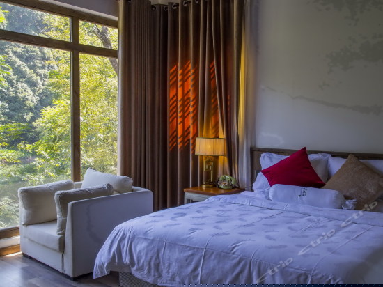 豪华山水景观房B