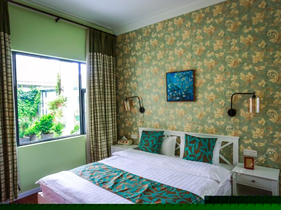 抱庭舒适大床房