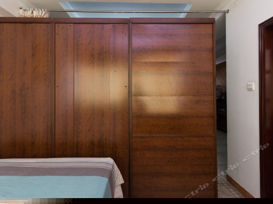 高层精装四房一厅