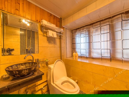 青稞蜜月大床房