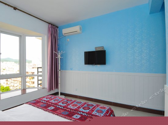 格朗小筑飘窗大床房