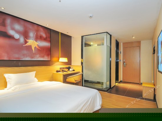 i IN（至IN大床房）