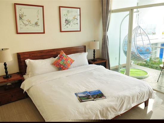 侧面海景大床房