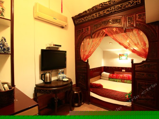 豪华绣楼龙凤床