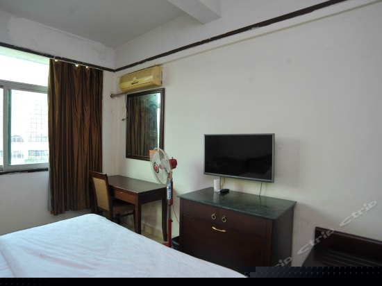 豪华单人大床房