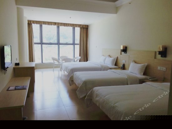 豪华山景三人房