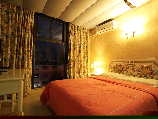 温馨大床房