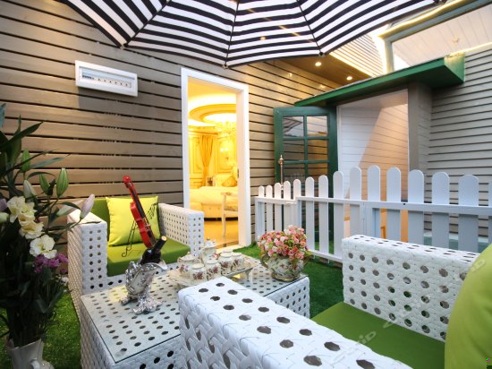 奢华宫廷圆床房