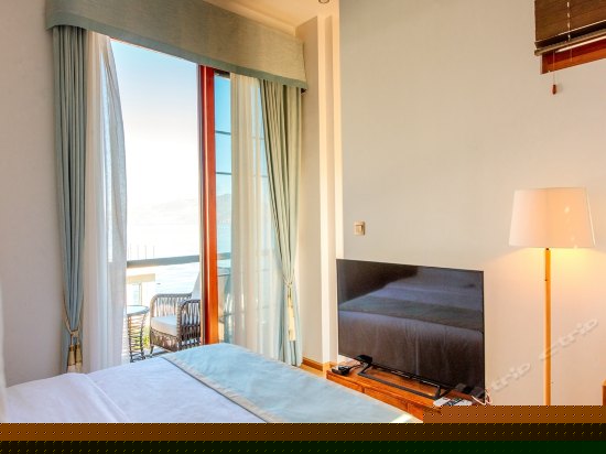 90度海景花园大床房