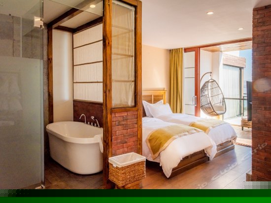 180度豪华海景双床房