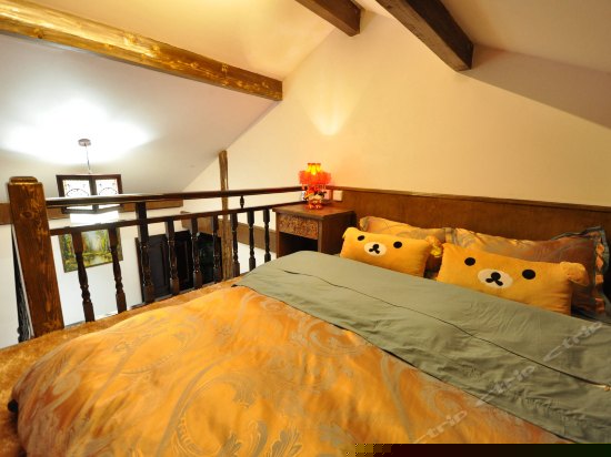 复式蜜月大床房206