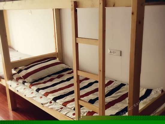 霸气男生六人房